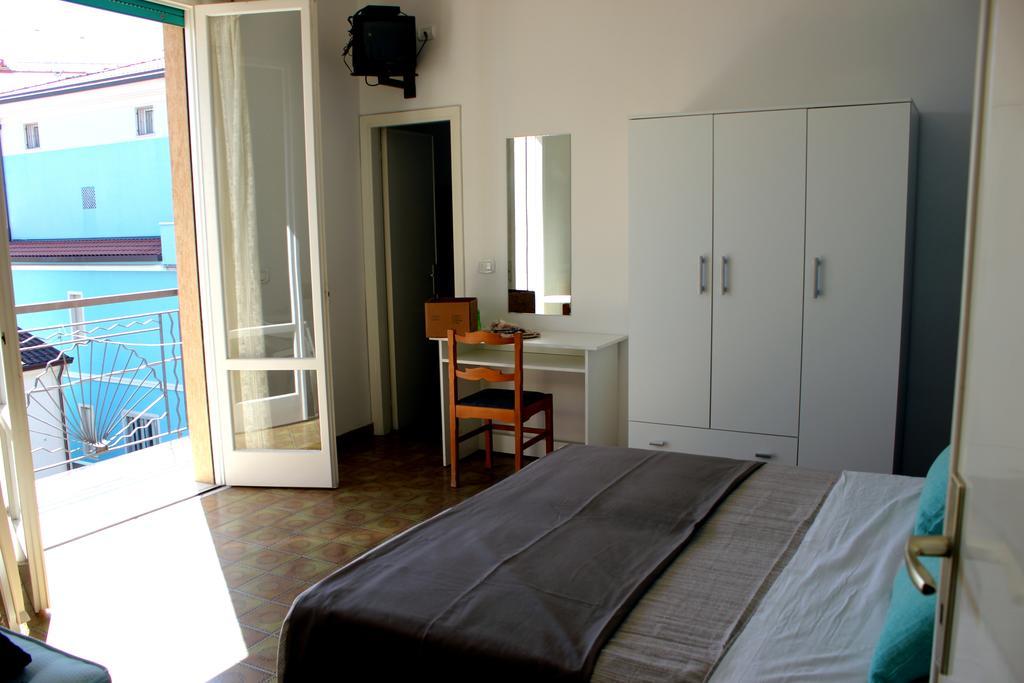 Le Aromatiche B&B Viserbella di Rimini Habitación foto